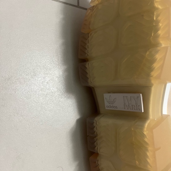 Never worn Ivy Park Super Sleek Adidas in beige - Picture 3 of 5